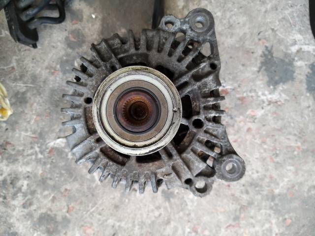 SHARAN çıkma yedek parça SHARAN Şarj Dinamosu 2006-2009